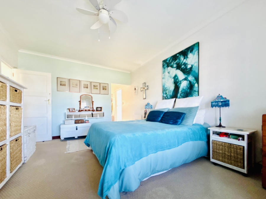 3 Bedroom Property for Sale in Sandbaai Western Cape